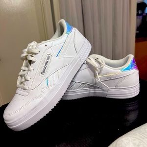 Woman’s Reebok Sneakers. Size 7.5